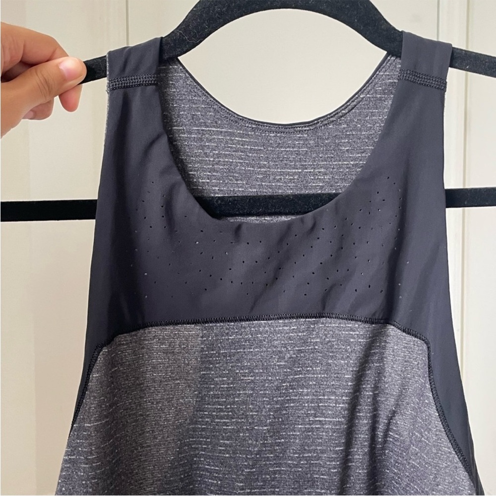 Lululemon Outfit Bundle – Clip-In Tank (6) & High-Rise Joggers (2) - Picture 16 of 16